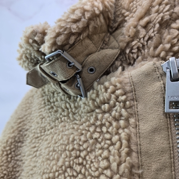 Levis Coat Womens Small Tan Beige Teddy Sherpa Fuzzy Mock Neck Assymetric - Picture 12 of 13